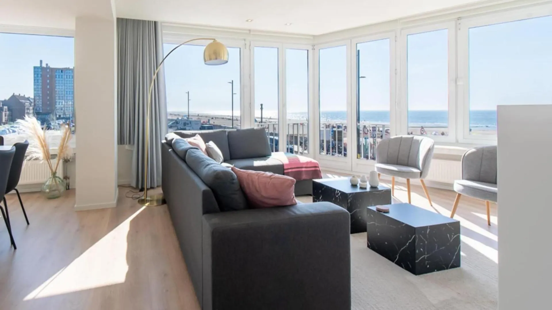 Pretty Apartment With Balcony Ostend